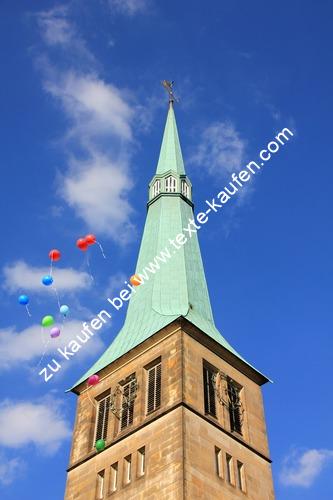 Grünes Kirchengipfeldach