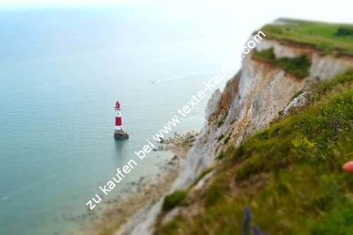 Leuchtturm beim Felsen