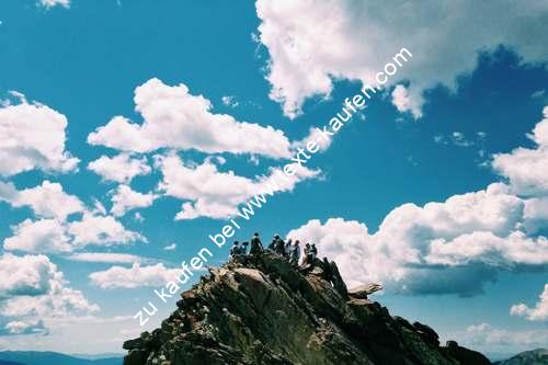 Blauer Himmel mit Wolken