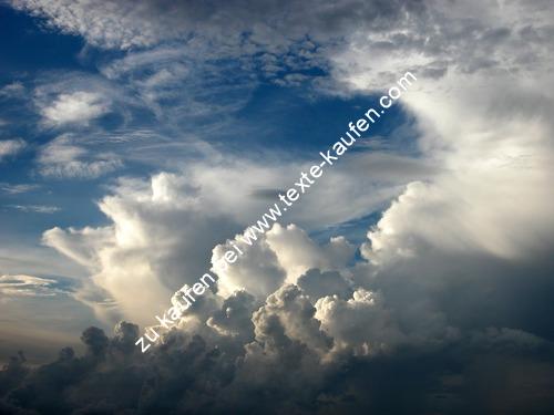 Wolkenfeld am Himmel
