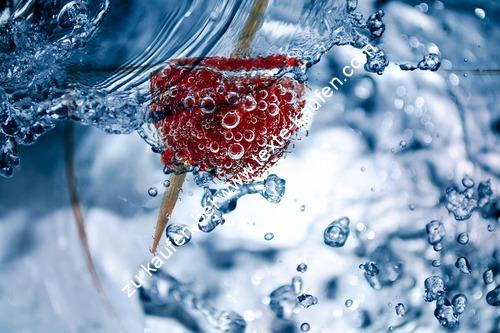 Himbeere im Wasserglas