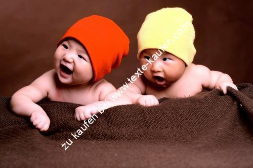 2 asiatische Kleinkinder